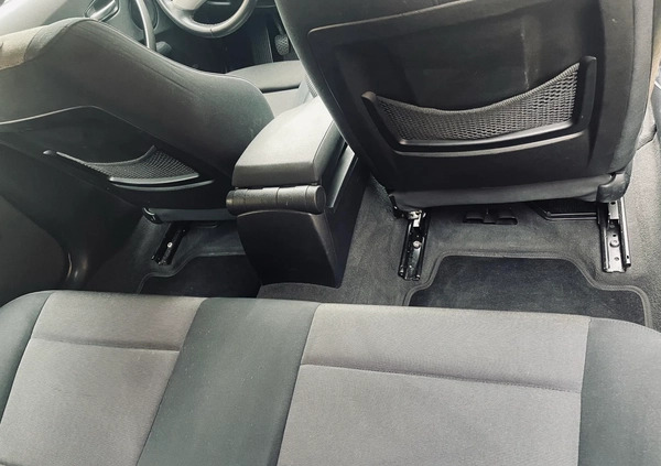 BMW Seria 1 cena 15500 przebieg: 242000, rok produkcji 2005 z Ujazd małe 326